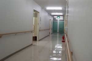 ２階病室廊下